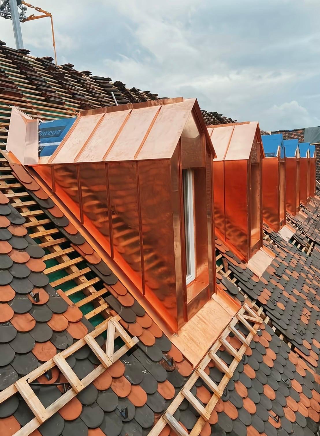 Lucarnes et couverture en tuiles écailles – couvreur Veynes